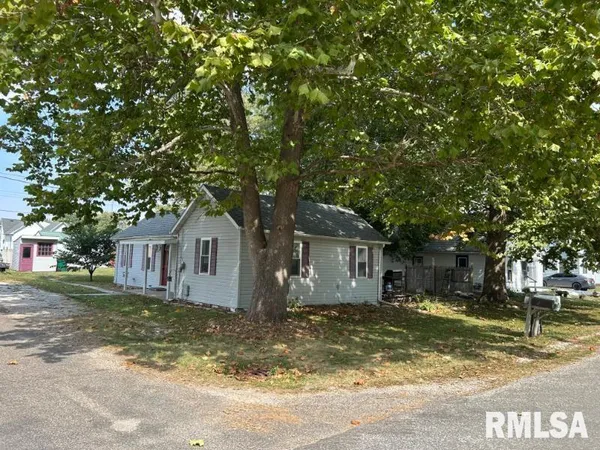 $75,900 | 113 South Williams Street, Colchester, IL 62326