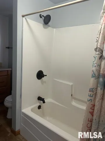 $75,900 | 113 South Williams Street, Colchester, IL 62326