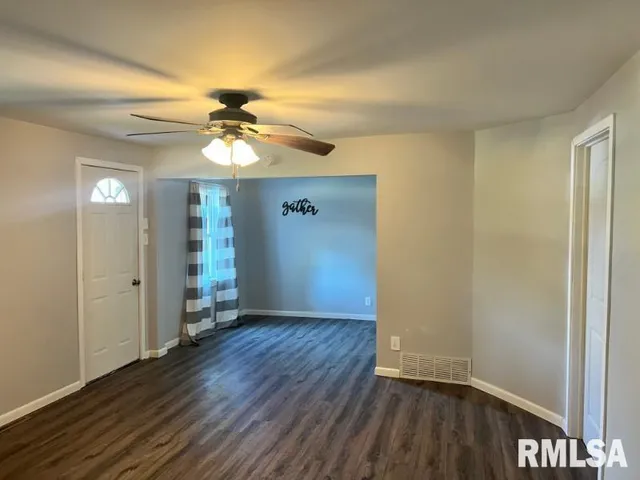 $75,900 | 113 South Williams Street, Colchester, IL 62326