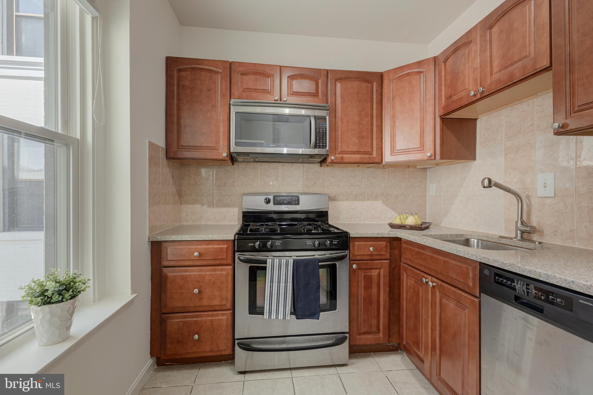 1669 Columbia Road Northwest, Unit 306 Washington, DC 20009 - Photo 20 of 32