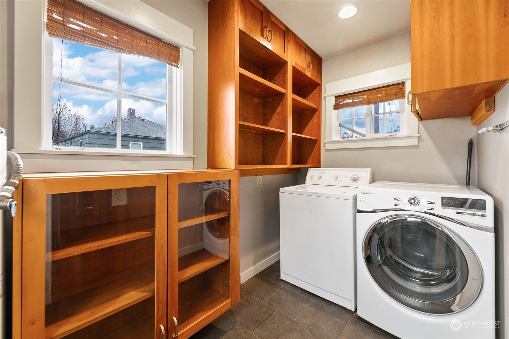 708 North 5th Street Renton, WA 98057 - Photo 23 of 29 a utility room with dryer and washer