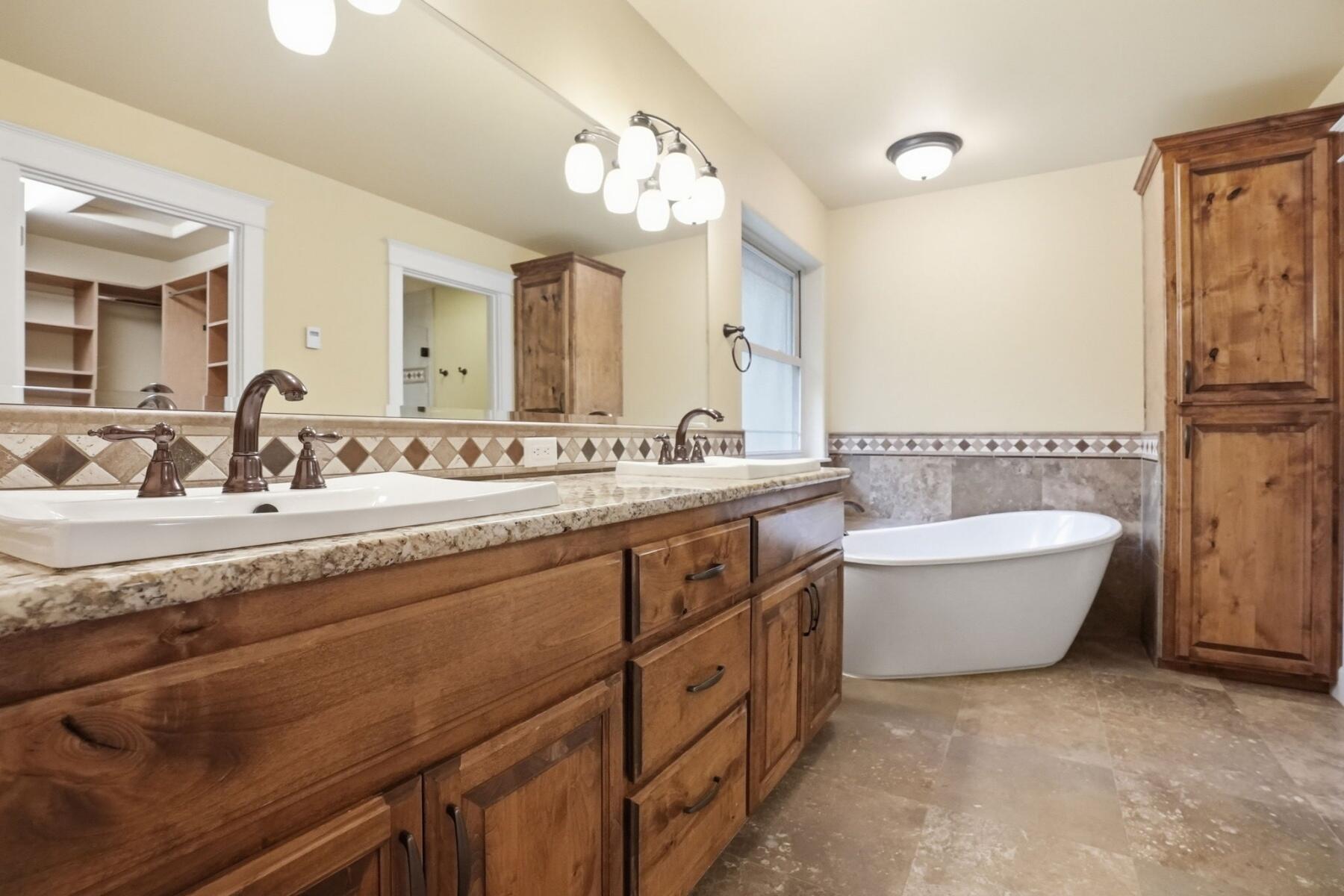 1098 Northwest Stannium Road Bend, OR 97703 - Photo 19 of 45