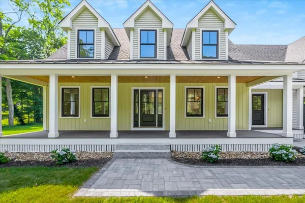 $1,350,000 | 195 Amesbury Road, Kensington, NH 03833