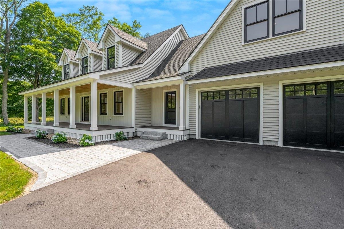 195 Amesbury Road Kensington, NH 03833 - Photo 3 of 51