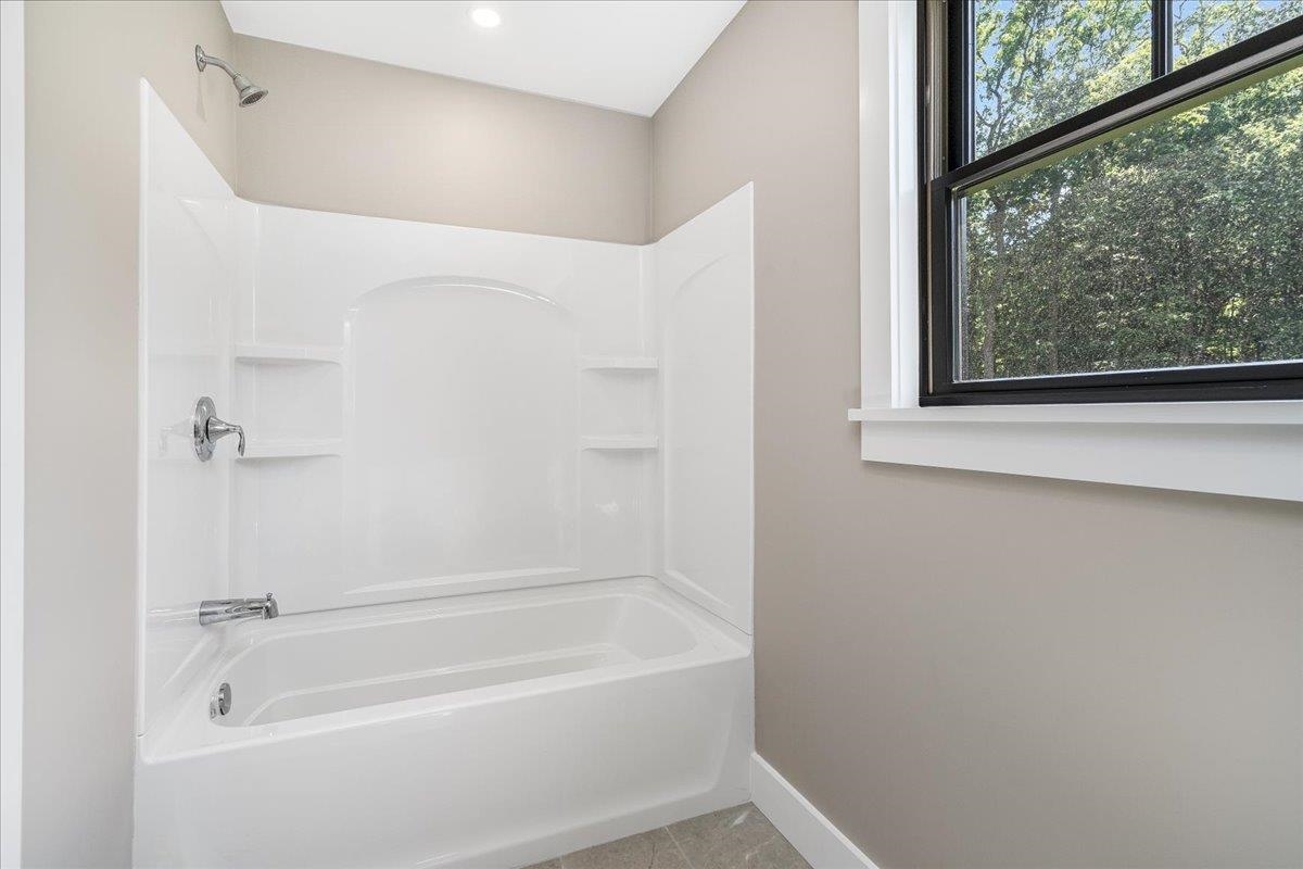 195 Amesbury Road Kensington, NH 03833 - Photo 31 of 51