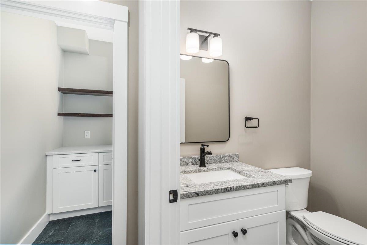 195 Amesbury Road Kensington, NH 03833 - Photo 34 of 51