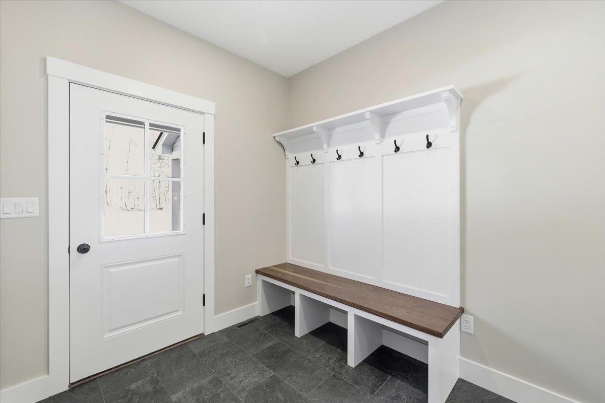 195 Amesbury Road Kensington, NH 03833 - Photo 37 of 51