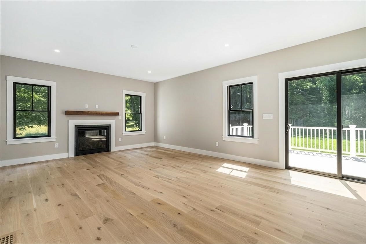 195 Amesbury Road Kensington, NH 03833 - Photo 9 of 51