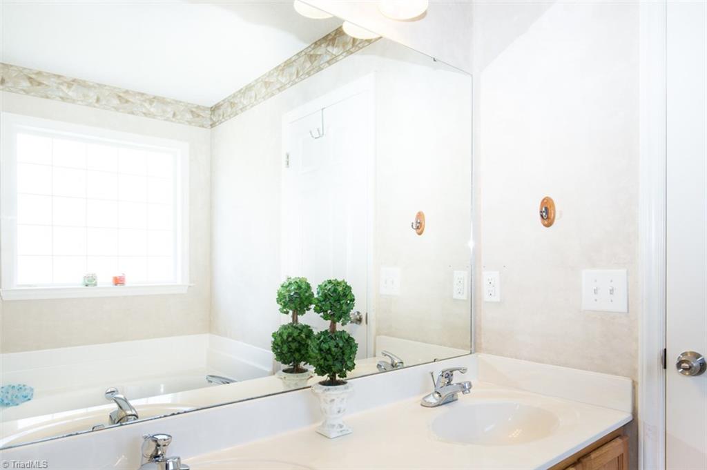 5283 Springhouse Farm Road Winston-Salem, NC 27107 - Photo 13 of 23 Gallery Image 13