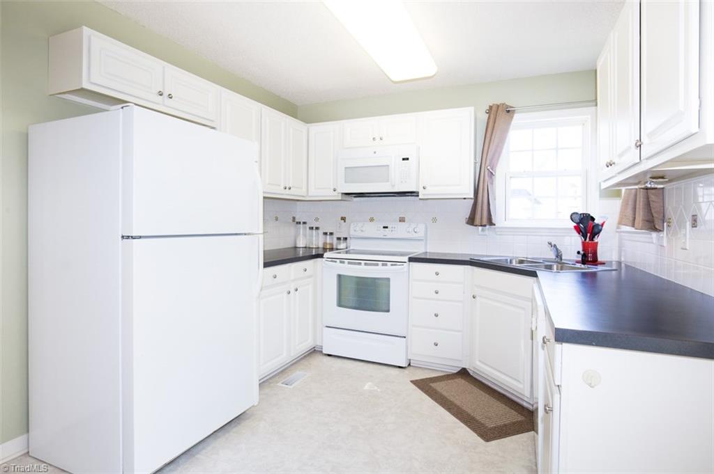 5283 Springhouse Farm Road Winston-Salem, NC 27107 - Photo 9 of 23 Gallery Image 9