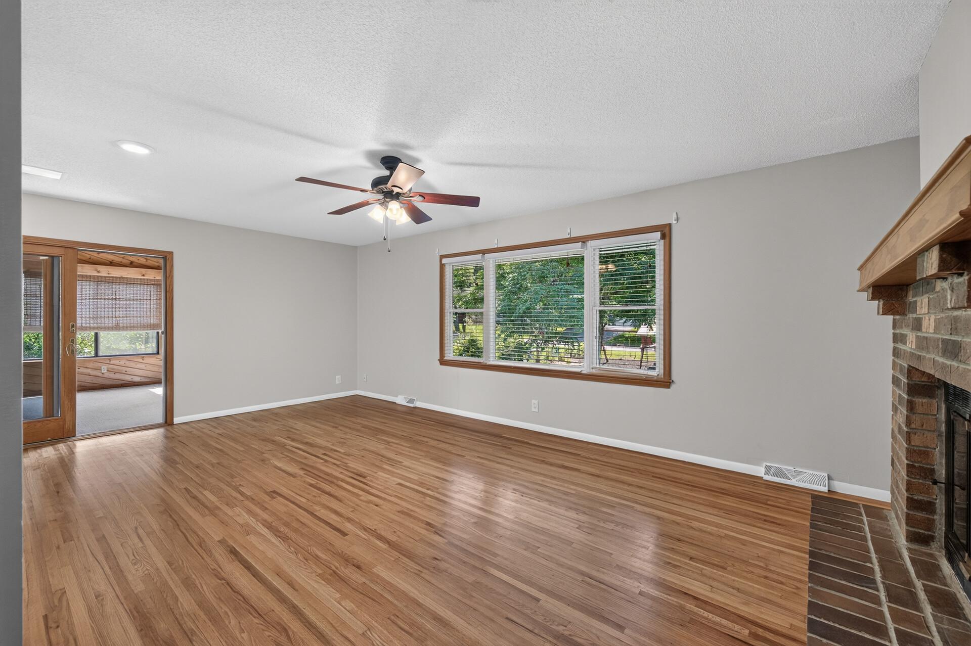 5302 Holiday Road Minnetonka, MN 55345 - Photo 12 of 30
