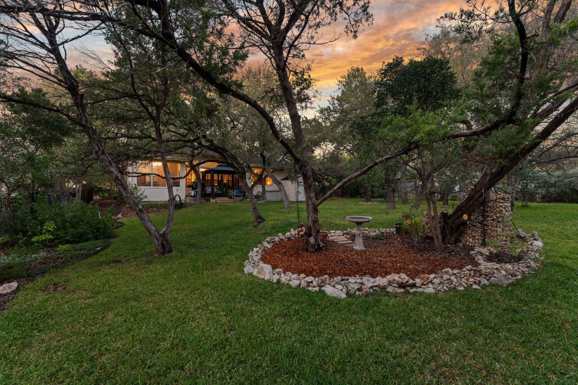 603 Flamingo Boulevard Lakeway, TX 78734 - Photo 14 of 40