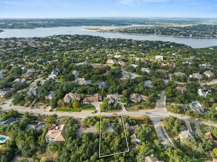 $640,000 | 603 Flamingo Boulevard, Lakeway, TX 78734