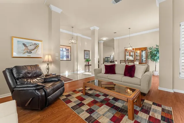 $640,000 | 603 Flamingo Boulevard, Lakeway, TX 78734