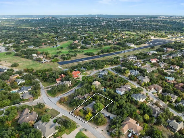 $640,000 | 603 Flamingo Boulevard, Lakeway, TX 78734