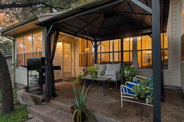 $640,000 | 603 Flamingo Boulevard, Lakeway, TX 78734