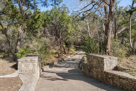 $640,000 | 603 Flamingo Boulevard, Lakeway, TX 78734