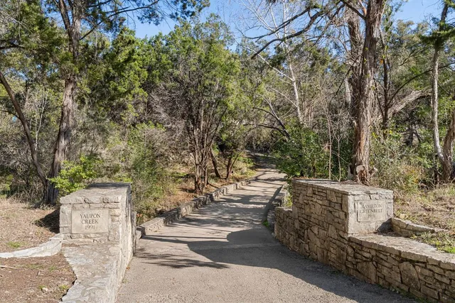 $640,000 | 603 Flamingo Boulevard, Lakeway, TX 78734