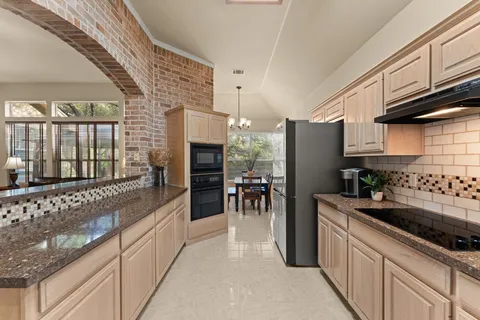 $640,000 | 603 Flamingo Boulevard, Lakeway, TX 78734