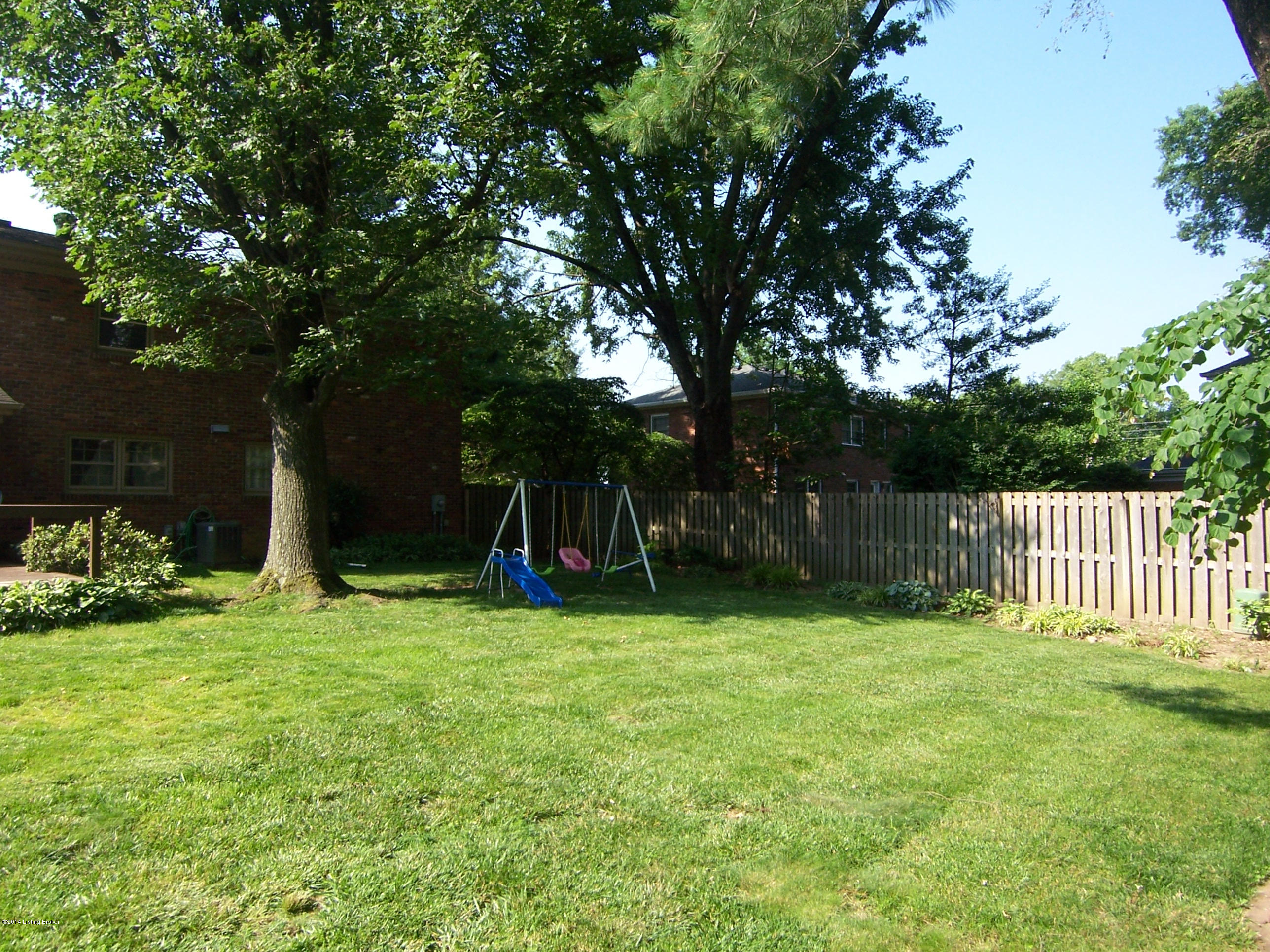 9003 Cardiff Road Louisville, KY 40242 - Photo 4 of 29 back yard