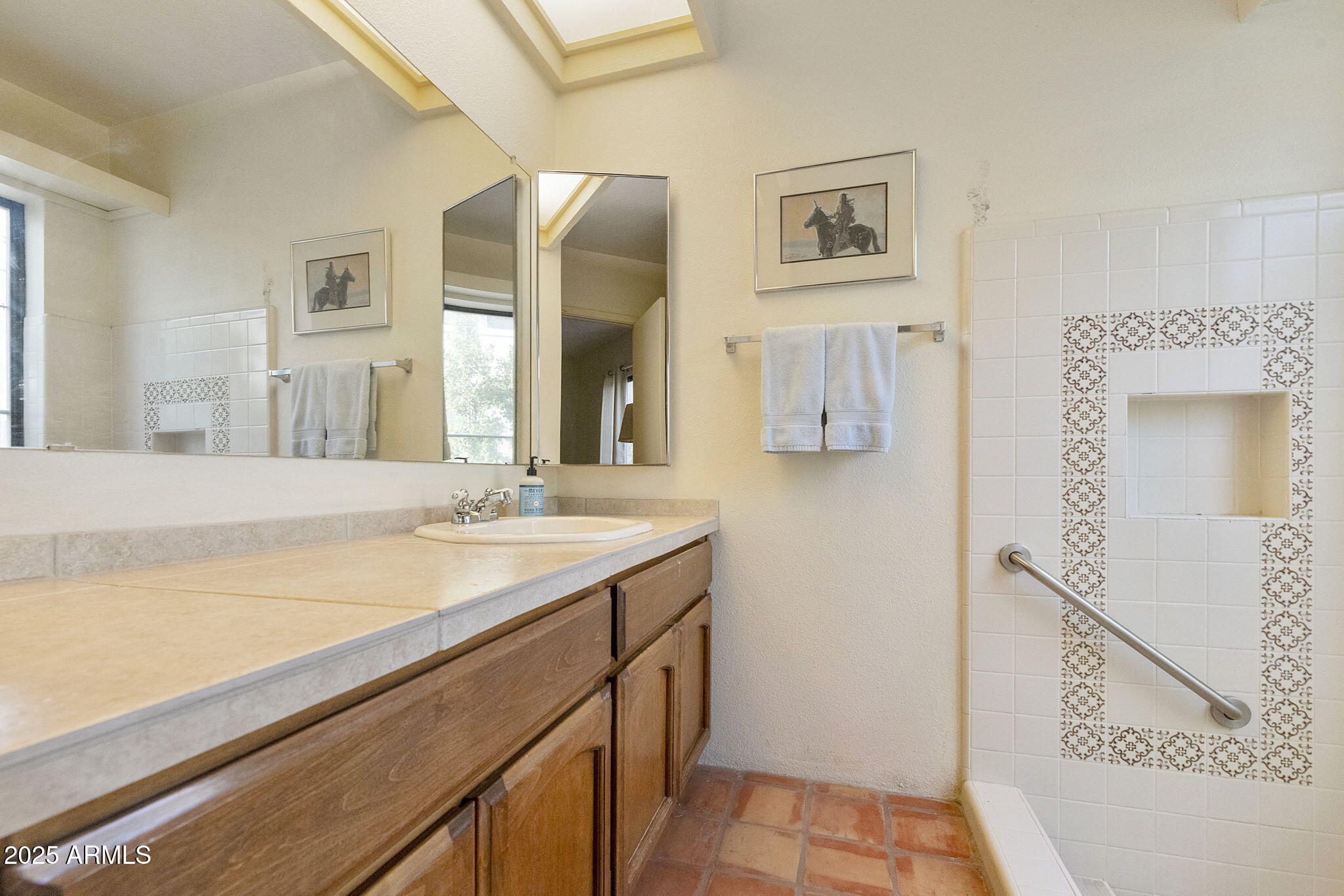 9406 South 47th Place Phoenix, AZ 85044 - Photo 18 of 31 Primary Bath