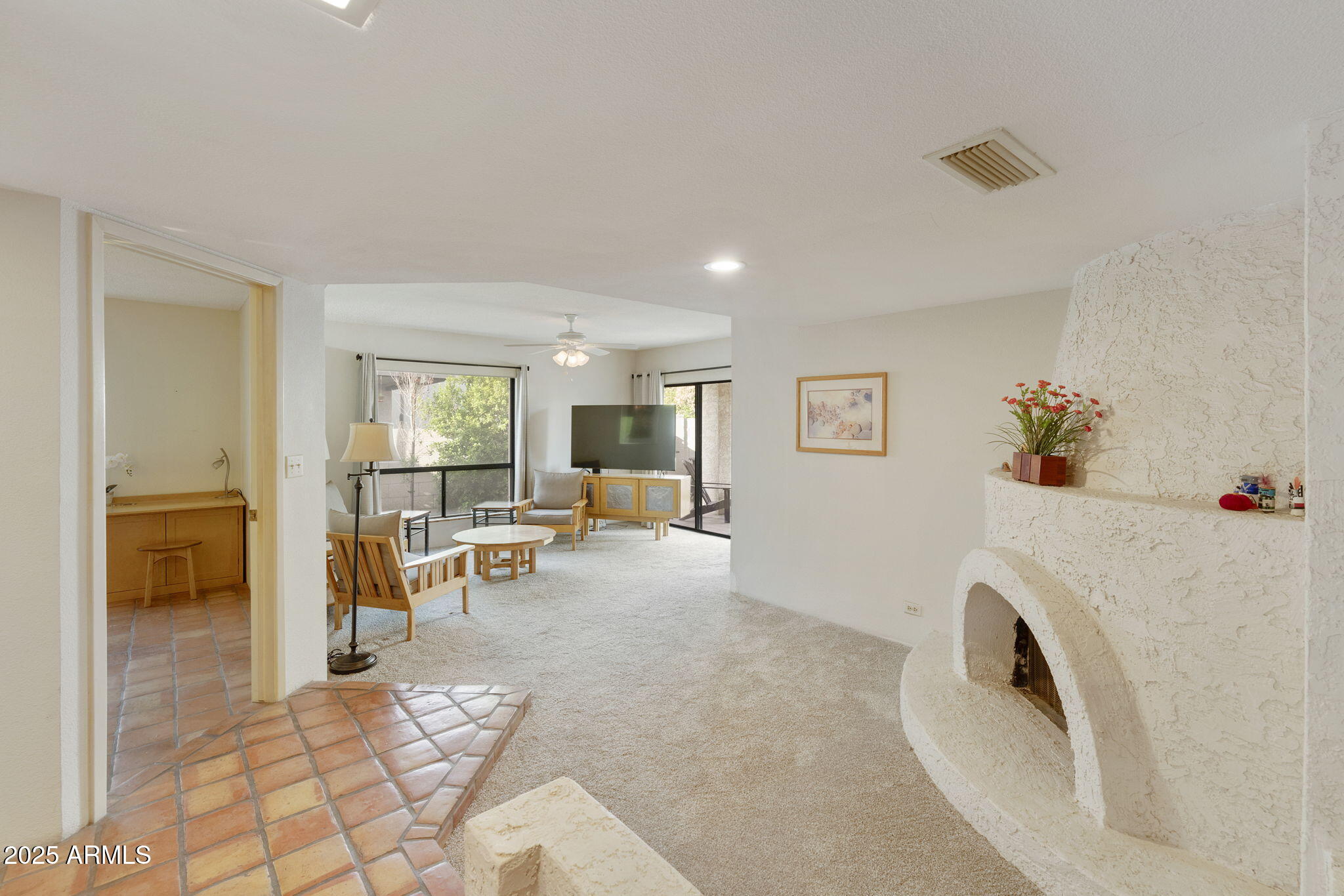 9406 South 47th Place Phoenix, AZ 85044 - Photo 2 of 31 Entry to Living