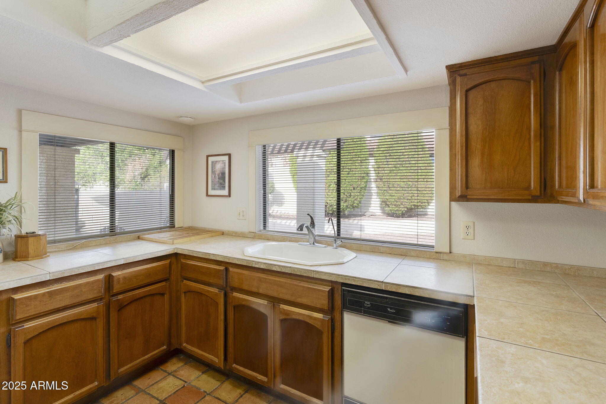 9406 South 47th Place Phoenix, AZ 85044 - Photo 10 of 31 Kitchen to Patio