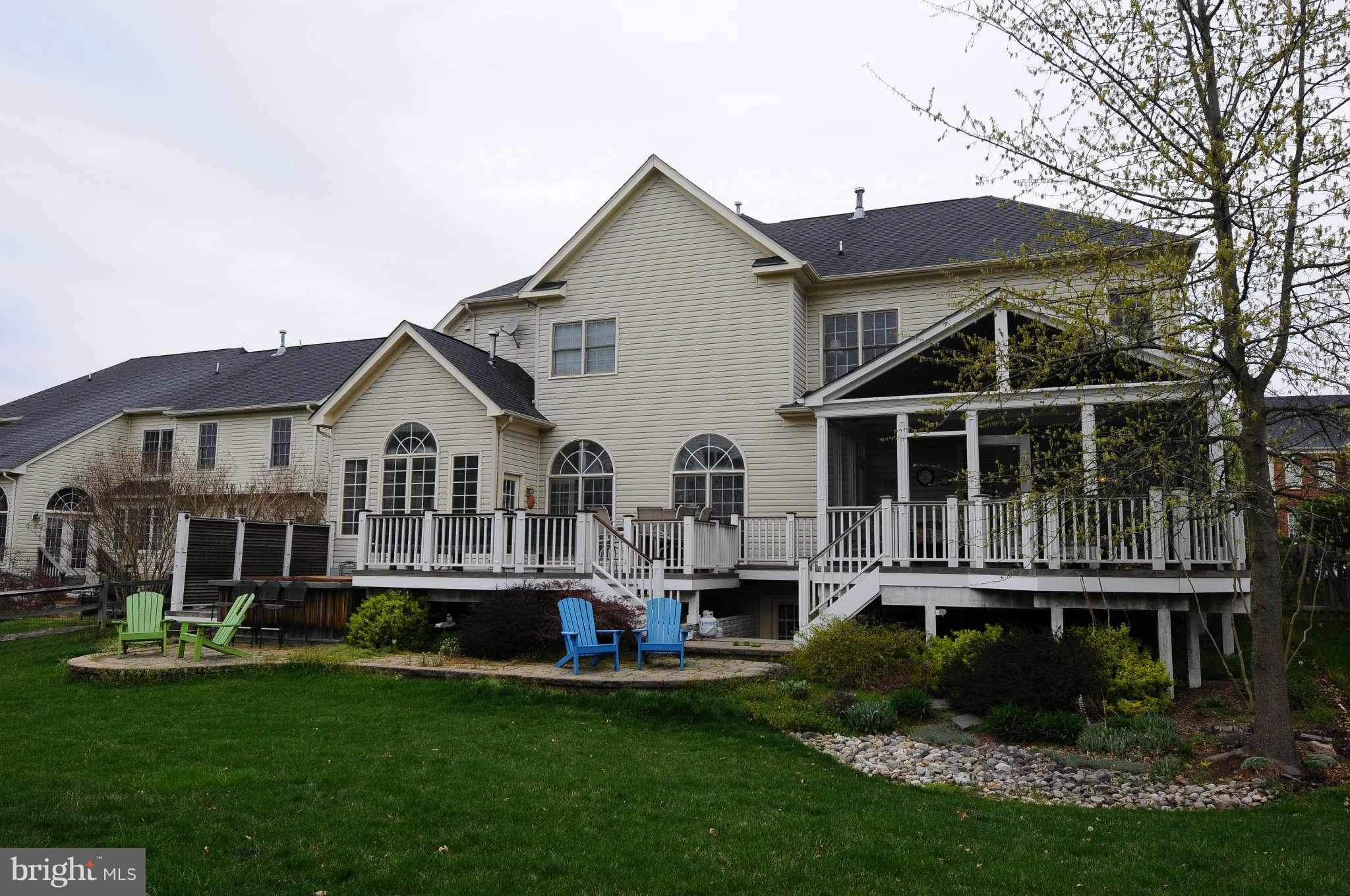 47357 Middle Bluff Place Sterling, VA 20165 - Photo 2 of 2 Exterior Rear