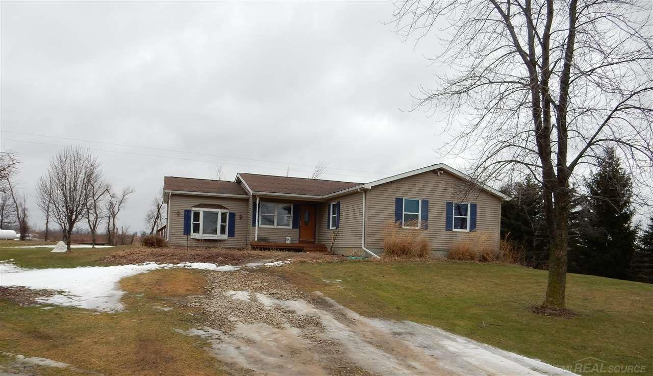 4112 Church Perry, MI 48872 - Photo 2 of 39 31277651-1.JPG