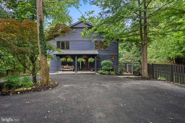 $1,950,000 | 8025 Riverside Drive, Cabin John, MD 20818