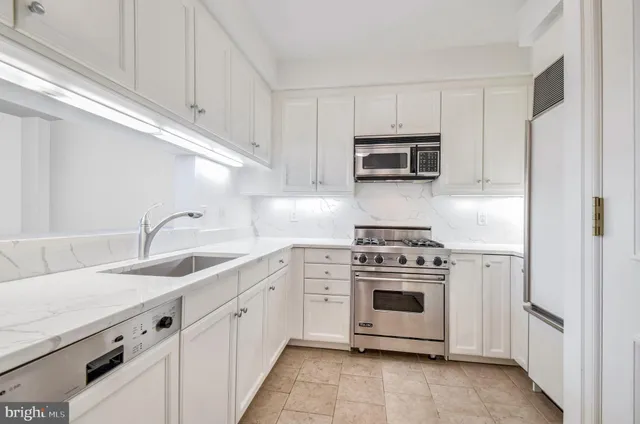 $645,000 | 1155 23rd Street Northwest, Unit 6J, Washington, DC 20037