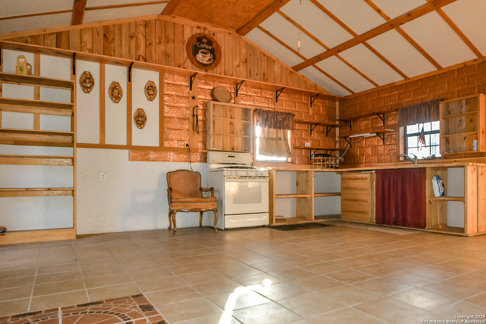 695 South Thunder Creek Road Utopia, TX 78884 - Photo 4 of 14