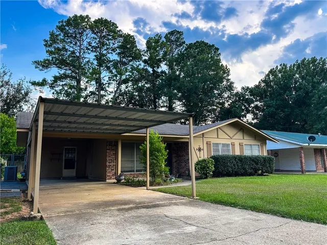 $179,999 | 611 Melrose Avenue, Natchitoches, LA 71457