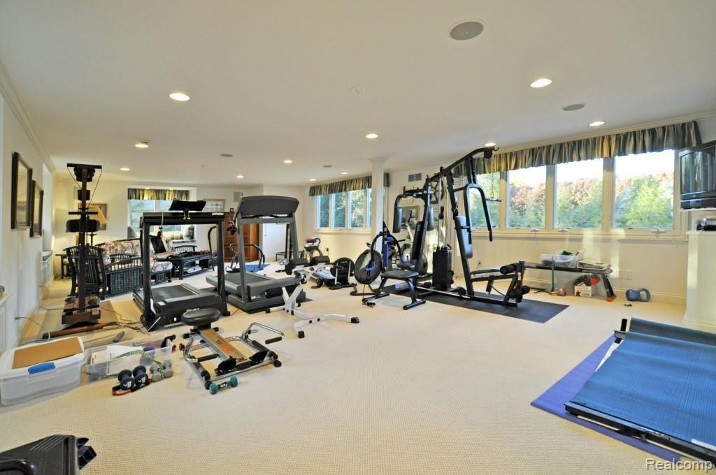 579 Lake Shore Road Grosse Pointe, MI 48236 - Photo 63 of 84 64.jpg