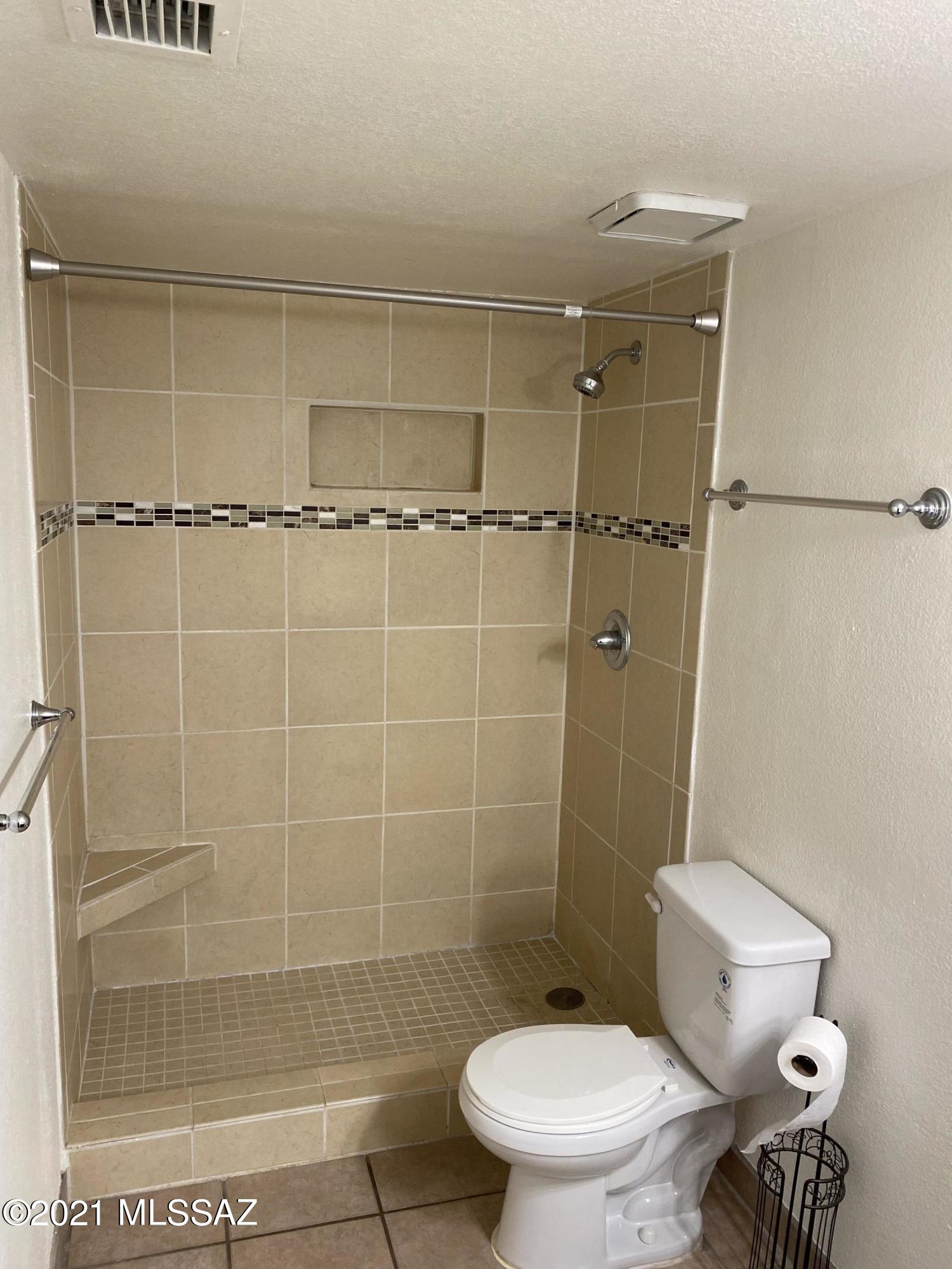 1200 East River Road, Unit D42 Tucson, AZ 85718 - Photo 11 of 19