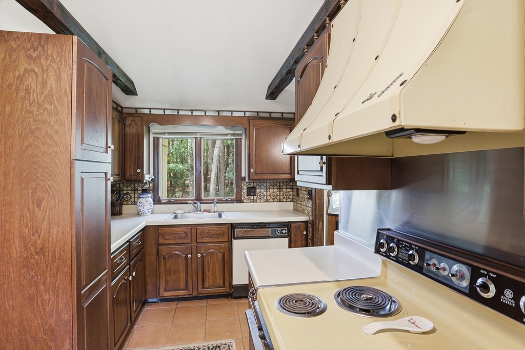 24 Forest Road Acton, MA 01720 - Photo 16 of 36