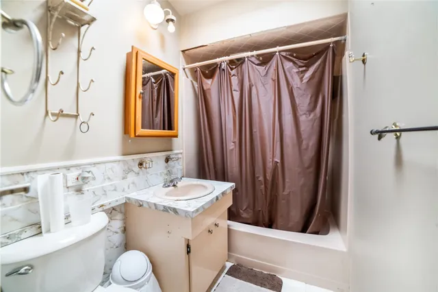 $935,000 | 81-56 264th Street | Floral Park