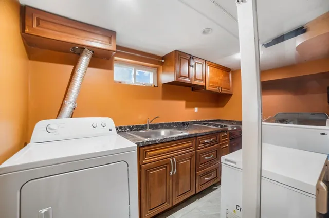 $935,000 | 81-56 264th Street | Floral Park