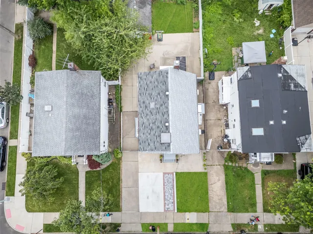 $935,000 | 81-56 264th Street | Floral Park