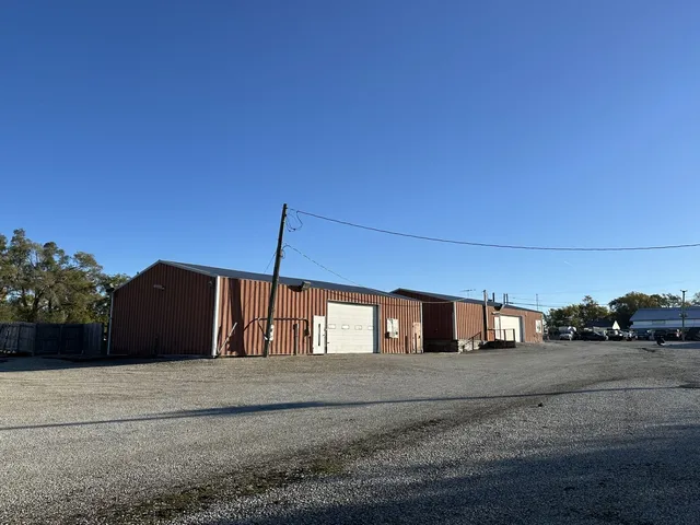 $450,000 | 300 Dixie Highway, Beecher, IL 60401