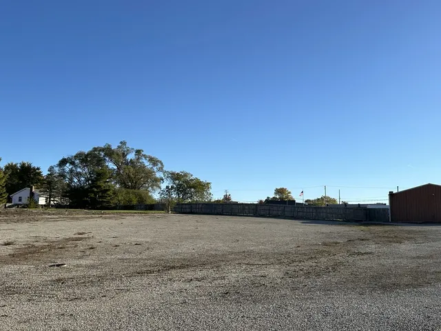 $450,000 | 300 Dixie Highway, Beecher, IL 60401