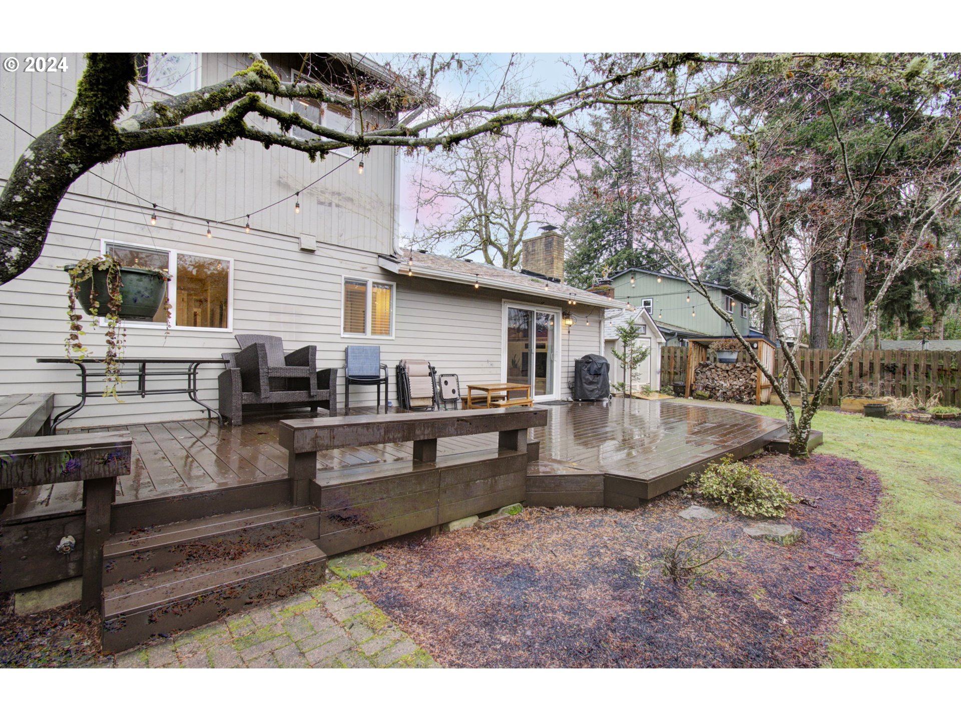 304 Northwest 8th Street Battle Ground, WA 98604 - Photo 35 of 35 a view of a backyard with sitting area
