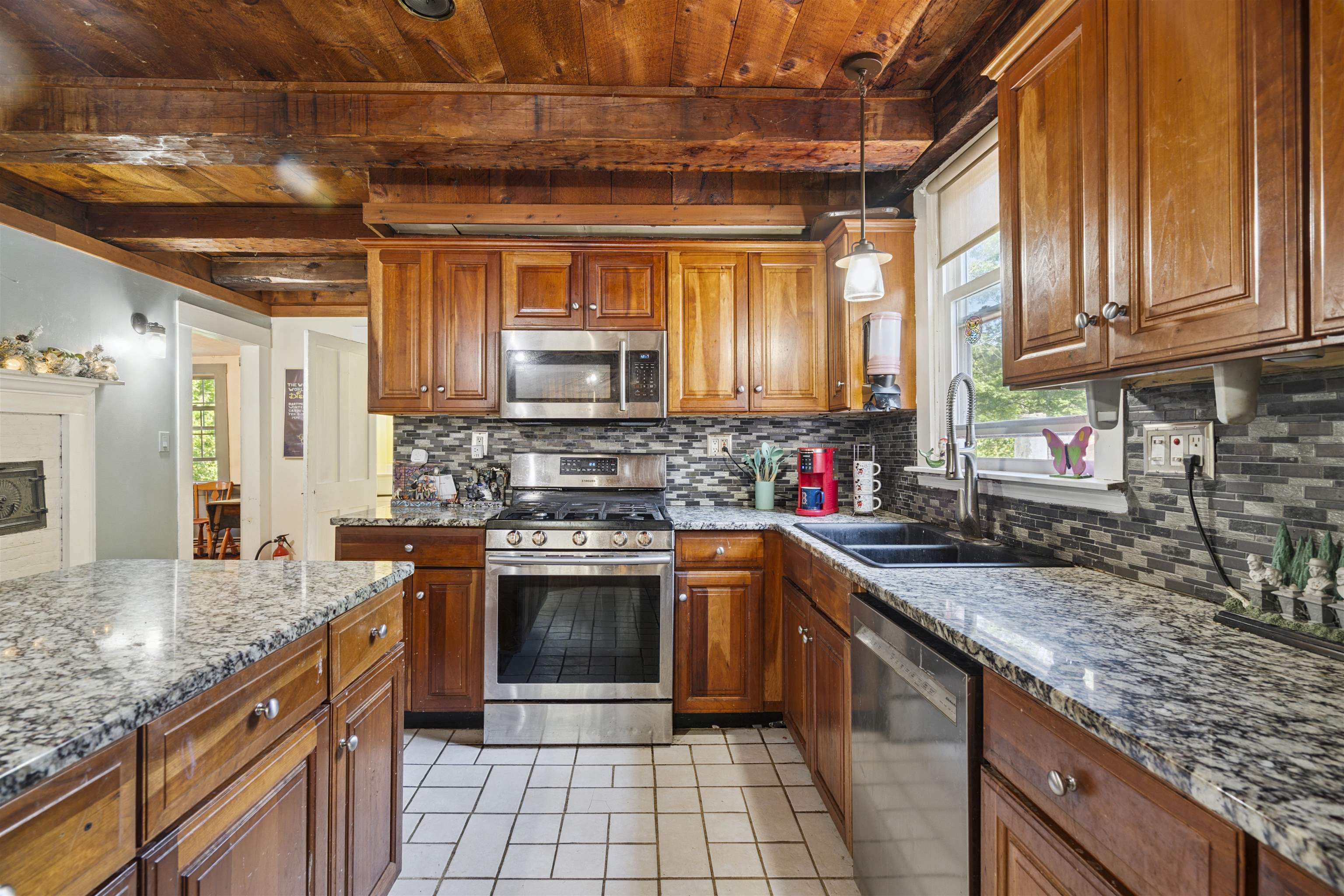 733 White Oaks Road Laconia, NH 03246 - Photo 8 of 40