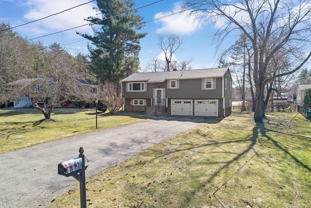 10 Kurt Road Salem, NH 03079 - Photo 1 of 40 Gallery Image 1