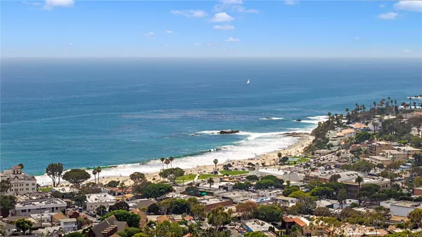 $3,495,000 | 459 Hilledge Drive, Laguna Beach, CA 92651