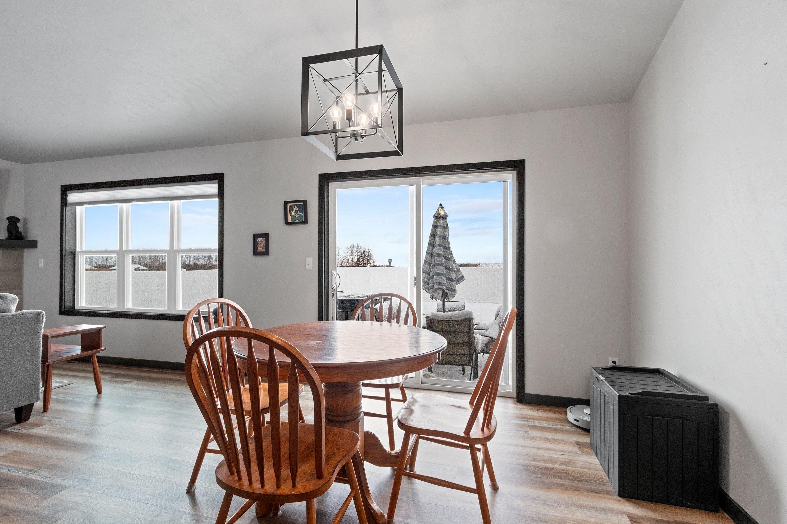 4669 Richard Lane Green Bay, WI 54313 - Photo 11 of 41