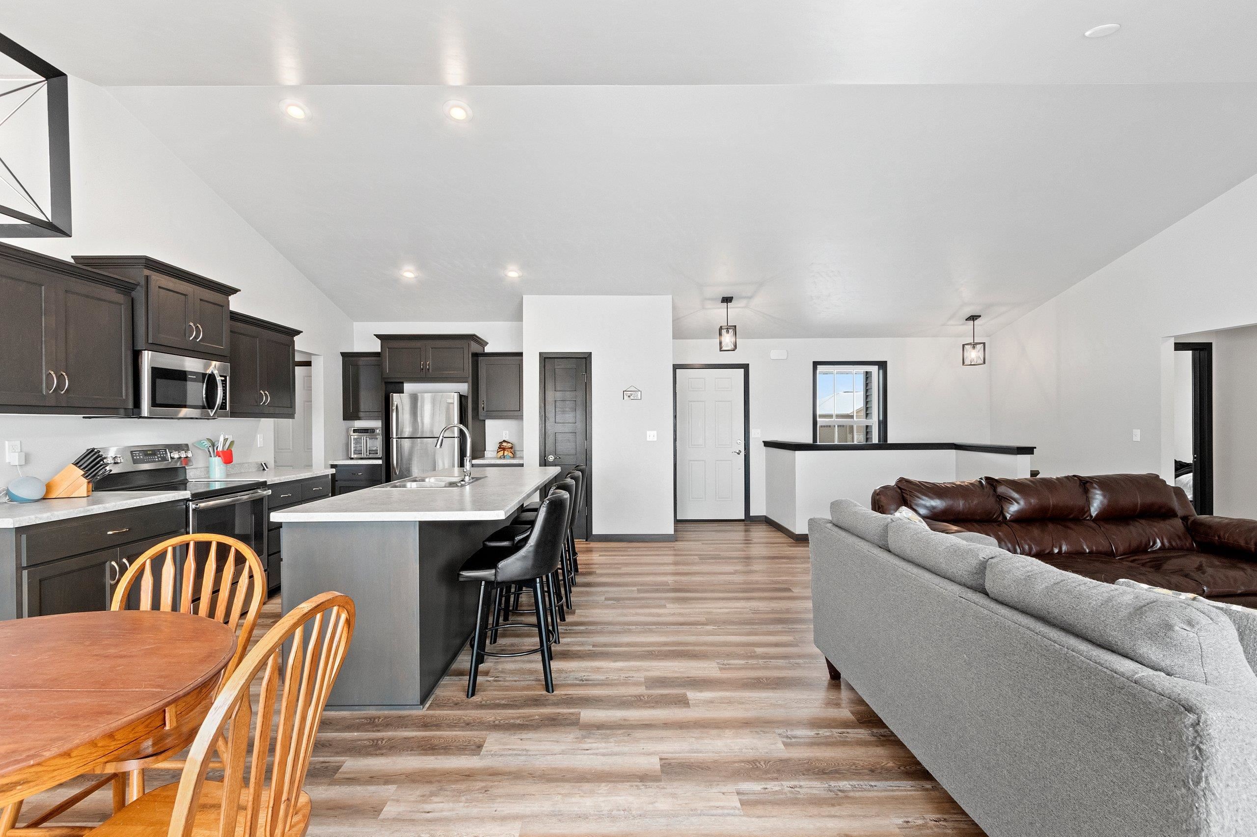 4669 Richard Lane Green Bay, WI 54313 - Photo 13 of 41