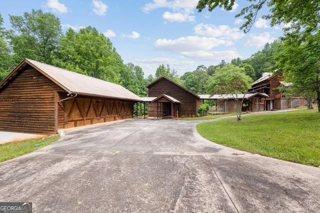 $867,900 | 966 Wahoo Creek Road, Murrayville, GA 30564