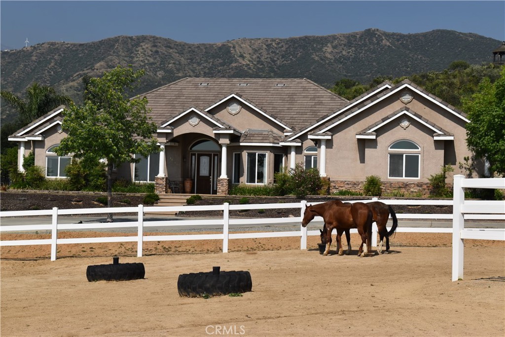 a view of a house with a outdoor space