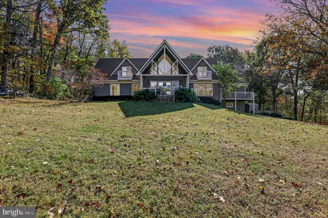 a view of house and outdoor space